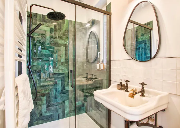 Holiday home Maison Adeli - Spa- Brasero-billard- Netflix-wifi Dozule