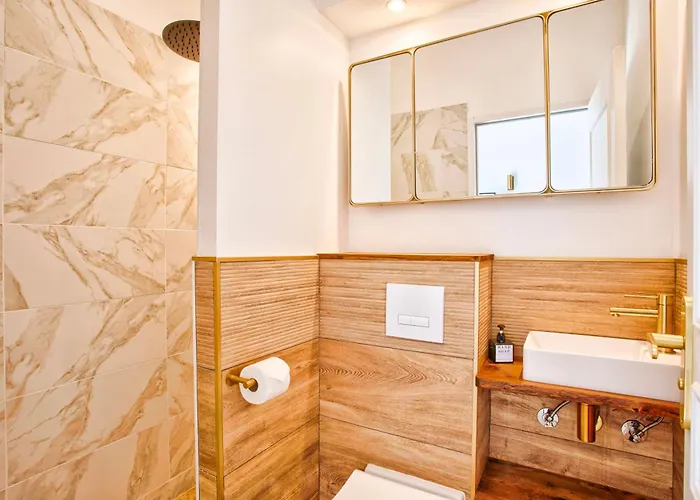 Holiday home Maison Adeli - Spa- Brasero-billard- Netflix-wifi *