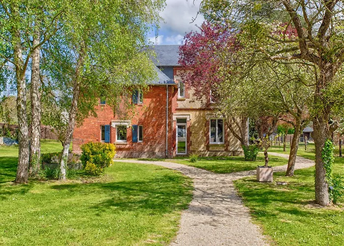 Holiday home Maison Adeli - Spa- Brasero-billard- Netflix-wifi Dozule