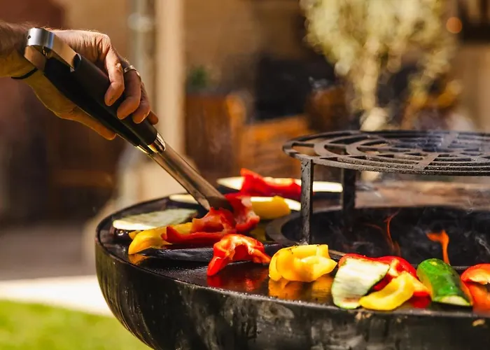 Holiday home Maison Adeli - Spa- Brasero-billard- Netflix-wifi *