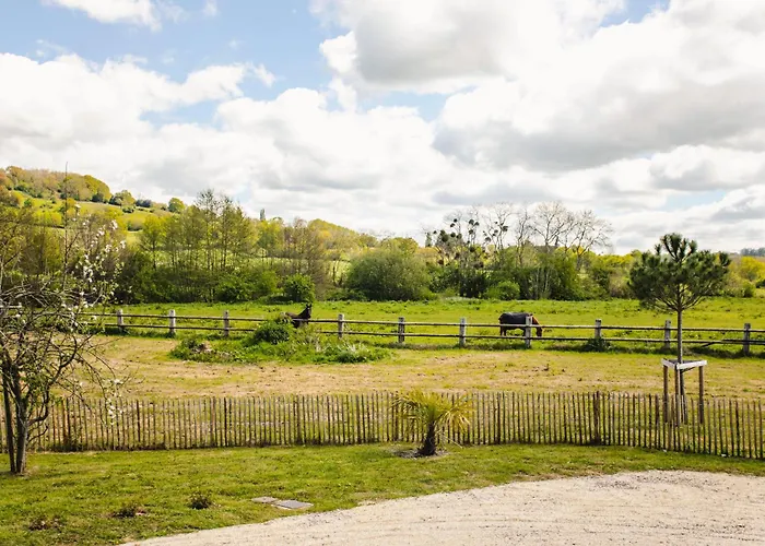 Holiday home Maison Adeli - Spa- Brasero-billard- Netflix-wifi Dozule